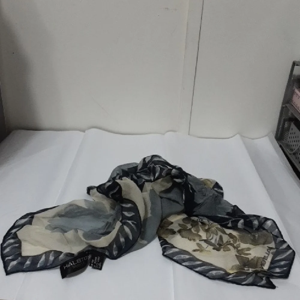 Vintage Halston‎ Heritage Gray and Cream Scarf